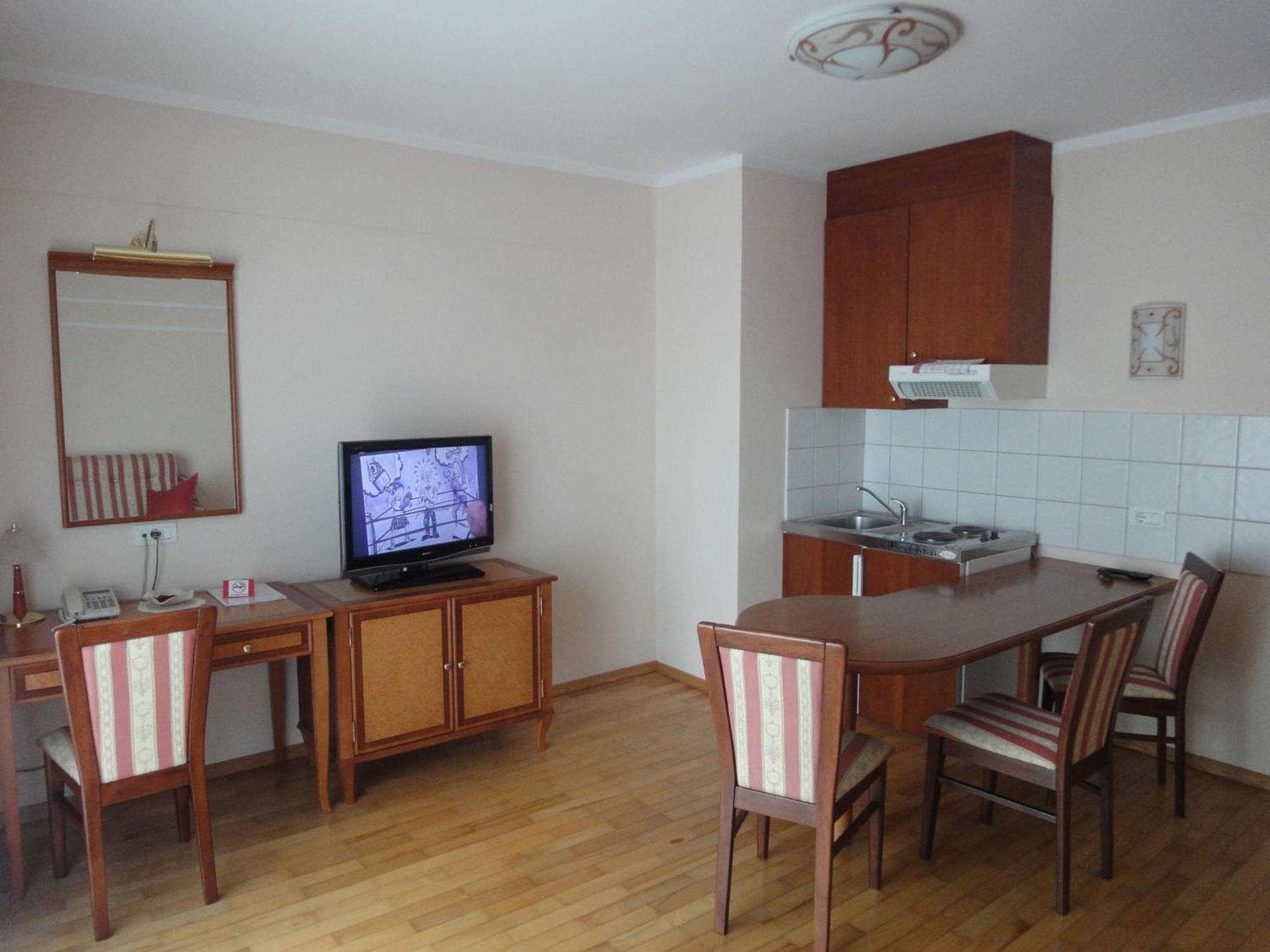 Hotel Cateski Dvorec Catez ob Savi Exterior photo