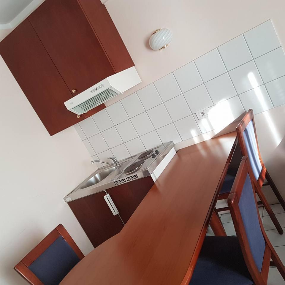 Hotel Cateski Dvorec Catez ob Savi Exterior photo